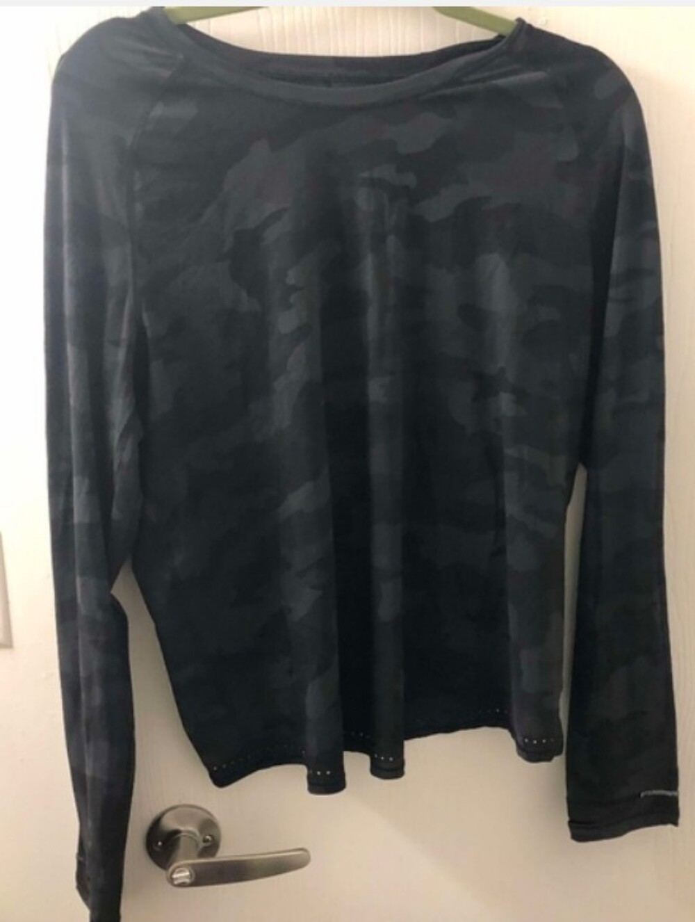 Lululemon Rise and Run Long Sleeve Athletic Top Fits Sz M